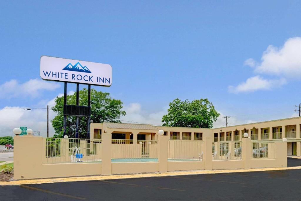 White Rock Inn San Marcos Exterior foto